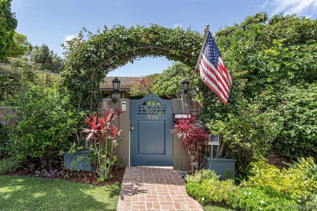 1920 Spindrift Drive, La Jolla, CA 92037