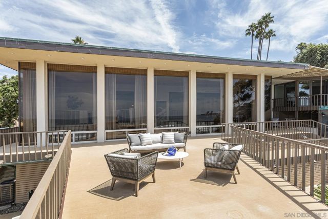 1920 Spindrift Drive, La Jolla, CA 92037