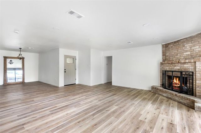 2403 Heather Street, Highlands, TX 77562