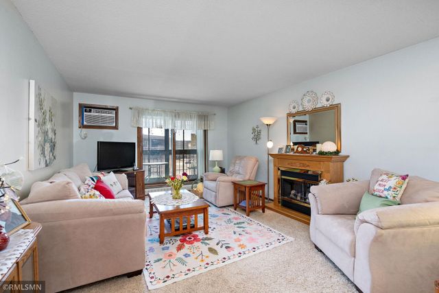 999 41st Avenue NE 314, Columbia Heights, MN 55421