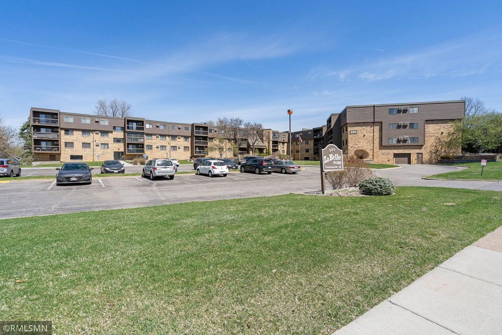 999 41st Avenue NE 314, Columbia Heights, MN 55421
