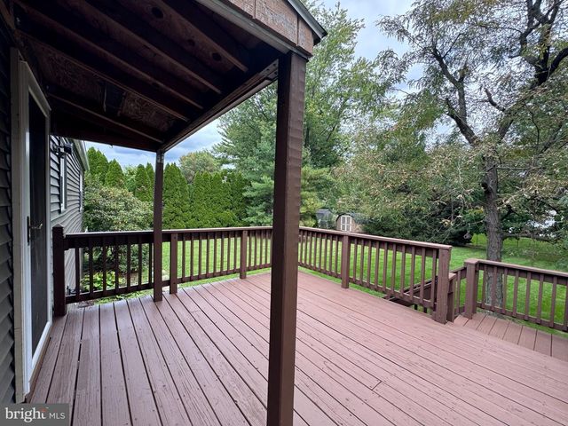 801 MOUNTAIN VIEW ST, Harrisburg, PA 17112