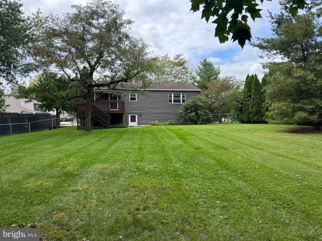 801 MOUNTAIN VIEW ST, Harrisburg, PA 17112