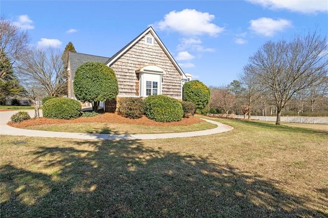 220 McKenzie Bridge Road, Carrollton, GA 30116