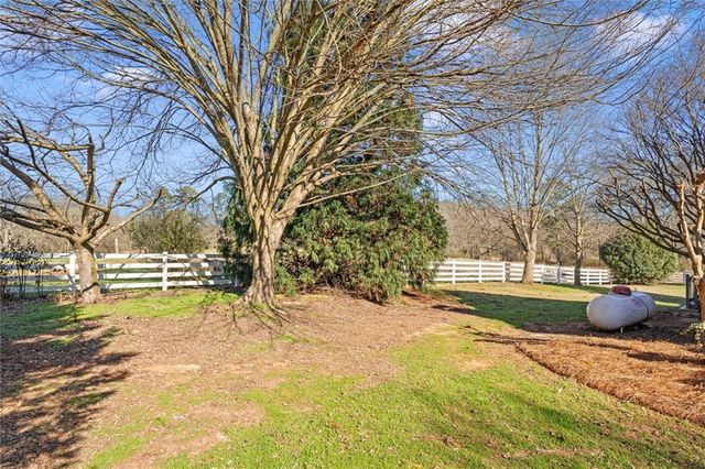 220 McKenzie Bridge Road, Carrollton, GA 30116