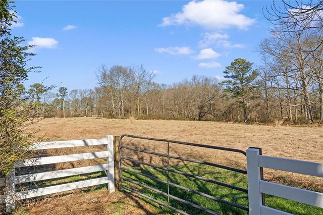 220 McKenzie Bridge Road, Carrollton, GA 30116