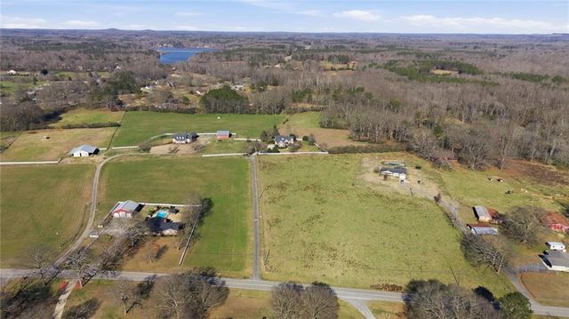 220 McKenzie Bridge Road, Carrollton, GA 30116