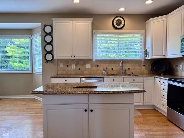 11446 Sutton Place Drive W, Carmel, IN 46032