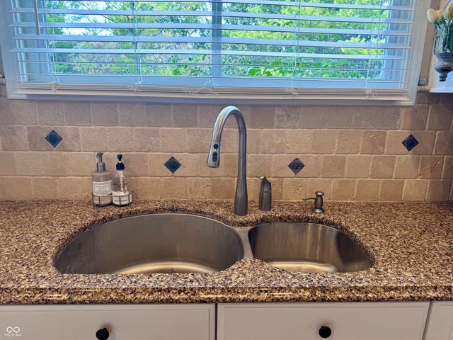 11446 Sutton Place Drive W, Carmel, IN 46032