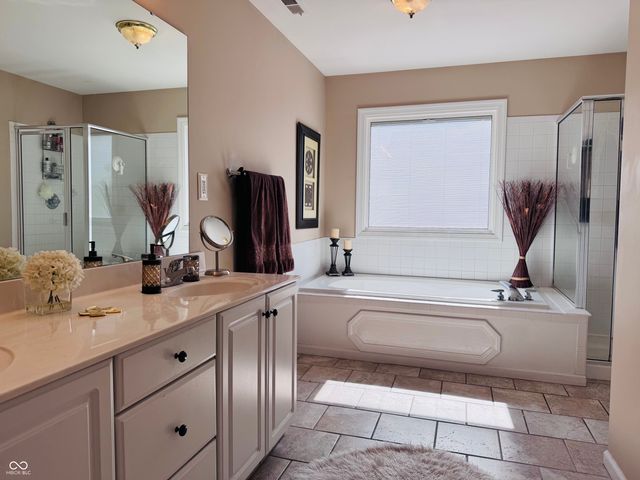 11446 Sutton Place Drive W, Carmel, IN 46032