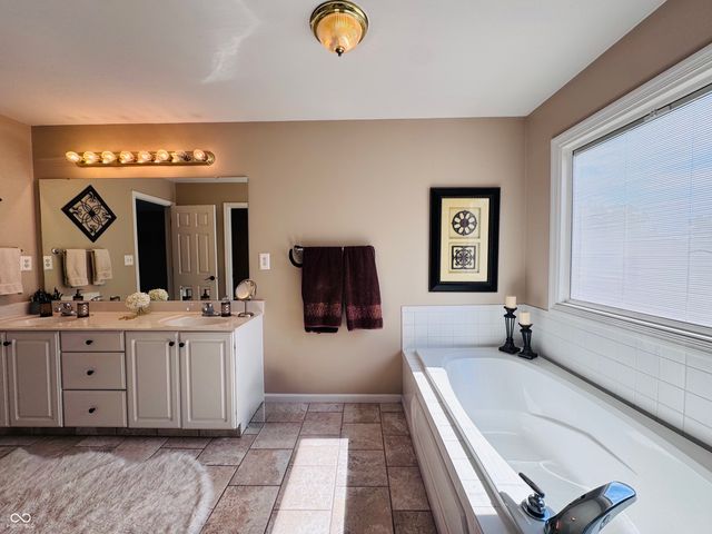 11446 Sutton Place Drive W, Carmel, IN 46032