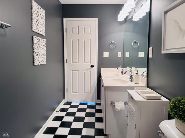 11446 Sutton Place Drive W, Carmel, IN 46032