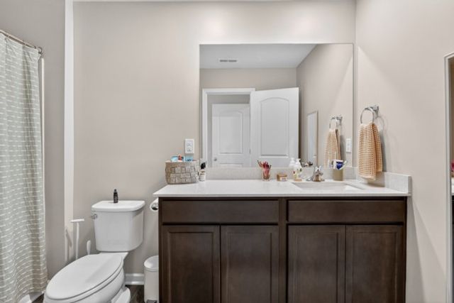 6055 Cullen Dr, La Vergne, TN 37086
