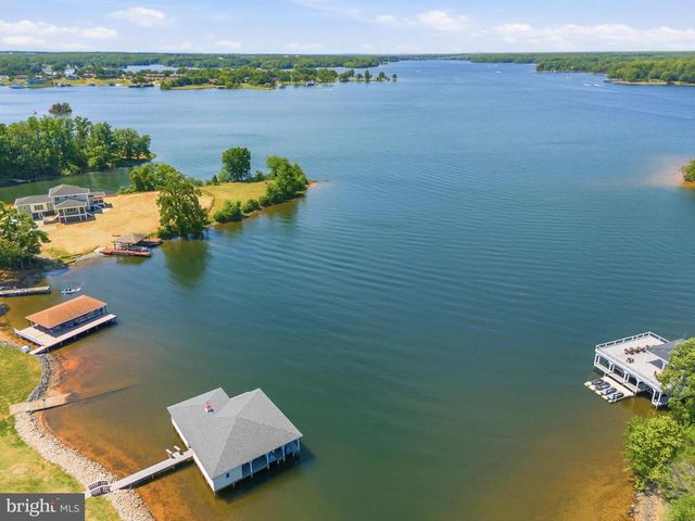35 RETRIEVER CT, Bumpass, VA 23024