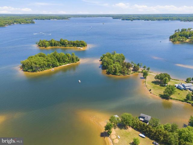 35 RETRIEVER CT, Bumpass, VA 23024