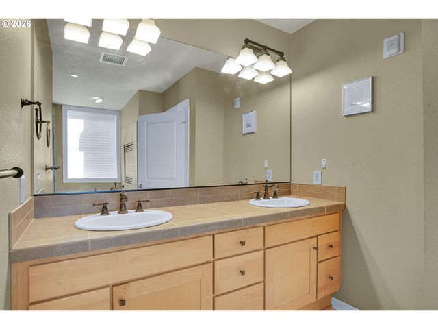 11626 Se WINGSPAN Way 6A, Happy Valley, OR 97086