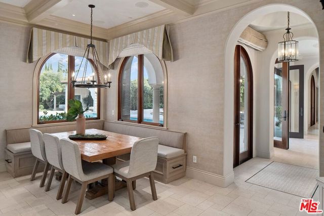 6882 Arizona Avenue, Los Angeles, CA 90045