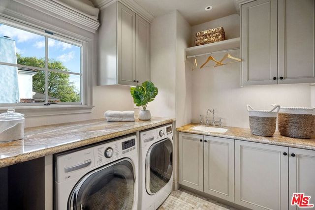 6882 Arizona Avenue, Los Angeles, CA 90045