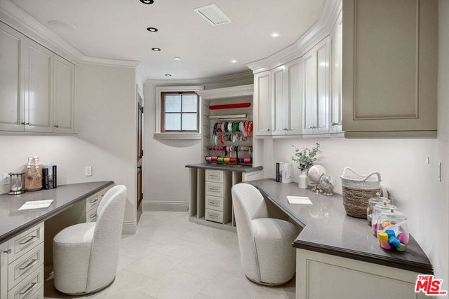 6882 Arizona Avenue, Los Angeles, CA 90045