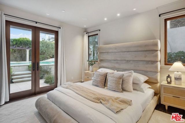 6882 Arizona Avenue, Los Angeles, CA 90045