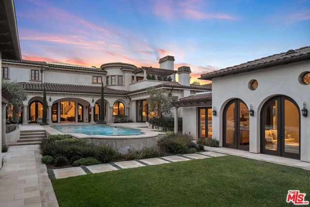 6882 Arizona Avenue, Los Angeles, CA 90045