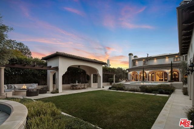 6882 Arizona Avenue, Los Angeles, CA 90045