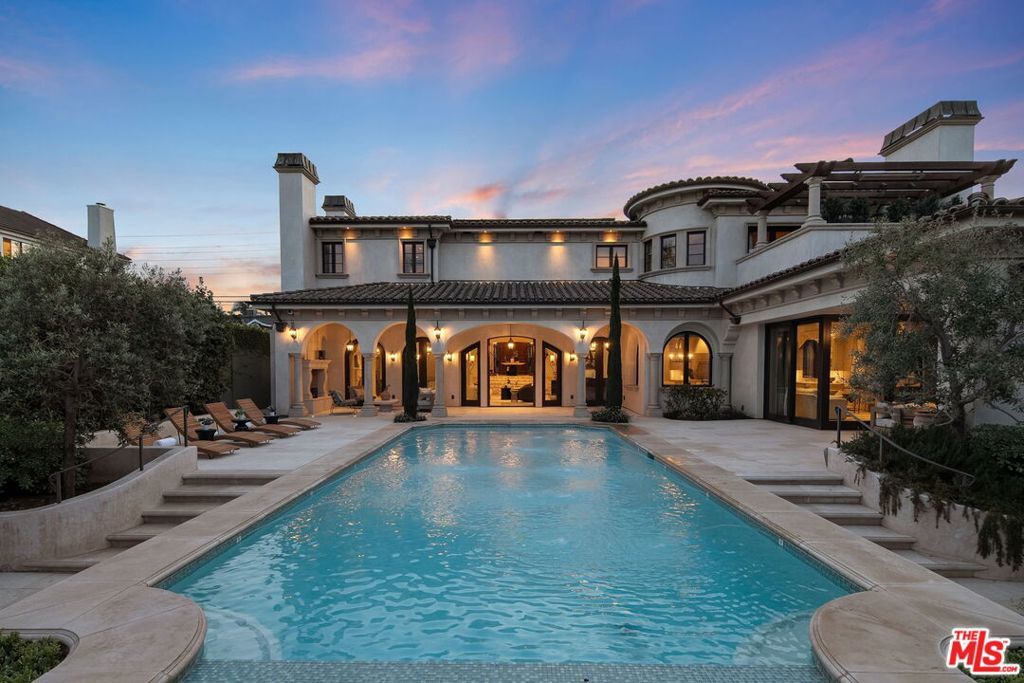 6882 Arizona Avenue, Los Angeles, CA 90045