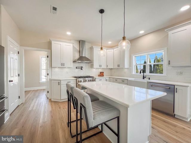 1400 N LIMEKILN PIKE, Chalfont, PA 18914