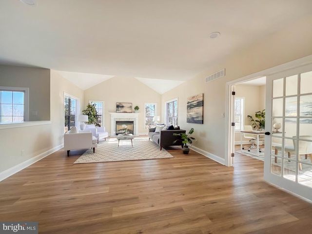 1400 N LIMEKILN PIKE, Chalfont, PA 18914
