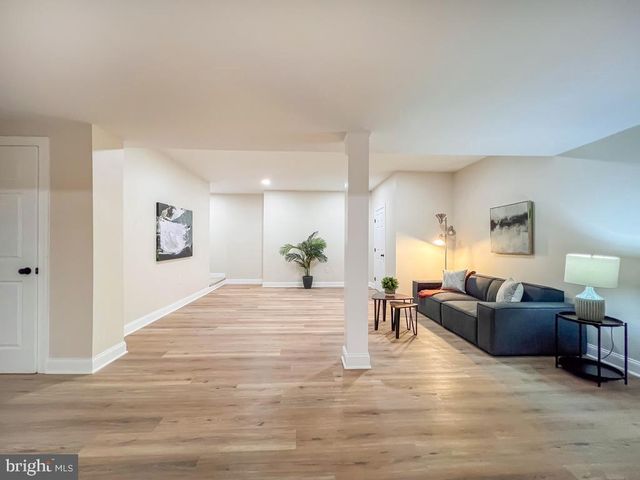 1400 N LIMEKILN PIKE, Chalfont, PA 18914