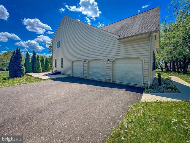 1400 N LIMEKILN PIKE, Chalfont, PA 18914