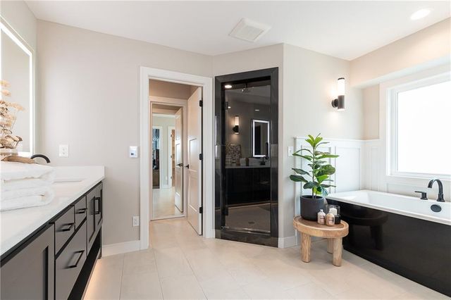 18616 Reinhardt Street, Overland Park, KS 66085