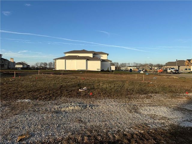 18616 Reinhardt Street, Overland Park, KS 66085