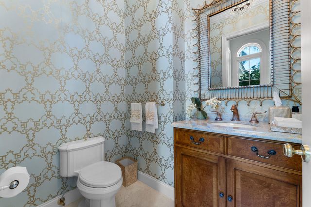 1155 Lake House Drive, North Palm Beach, FL 33408