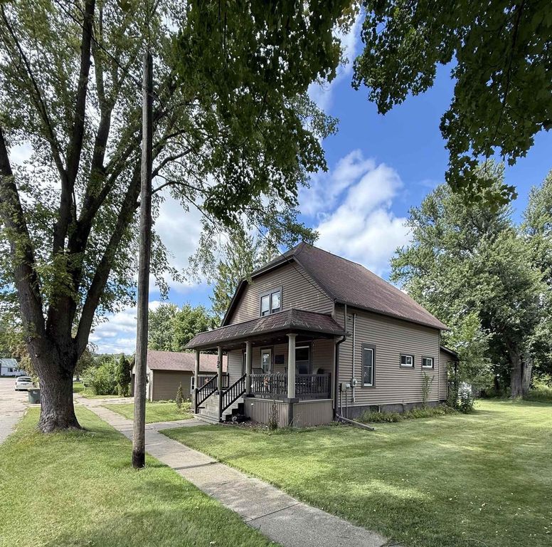 105 E Colvin Road, Wonewoc, WI 53968