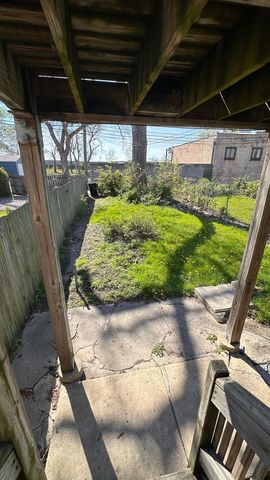 4818 S Princeton Avenue, Chicago, IL 60609