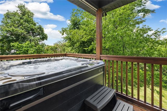 970 N Eastwood Drive, Fayetteville, AR 72701