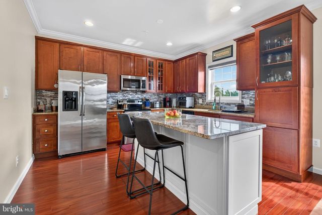4292 SOUTH CAPITOL TER SW, Washington, DC 20032