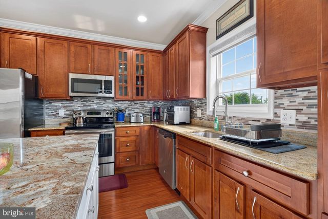 4292 SOUTH CAPITOL TER SW, Washington, DC 20032
