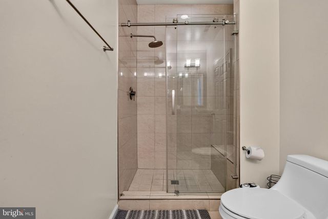 4292 SOUTH CAPITOL TER SW, Washington, DC 20032