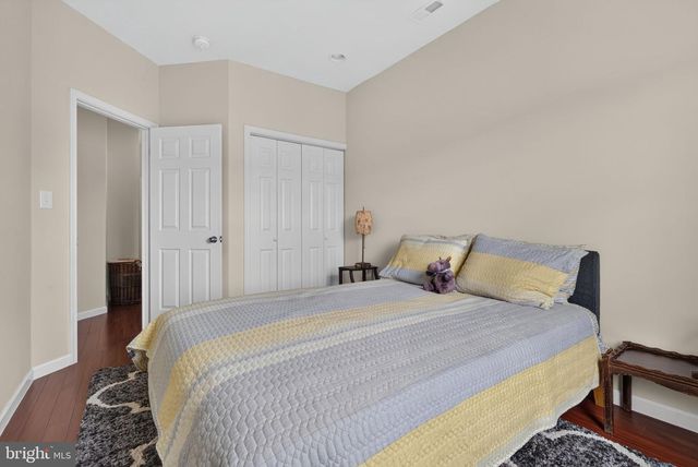 4292 SOUTH CAPITOL TER SW, Washington, DC 20032