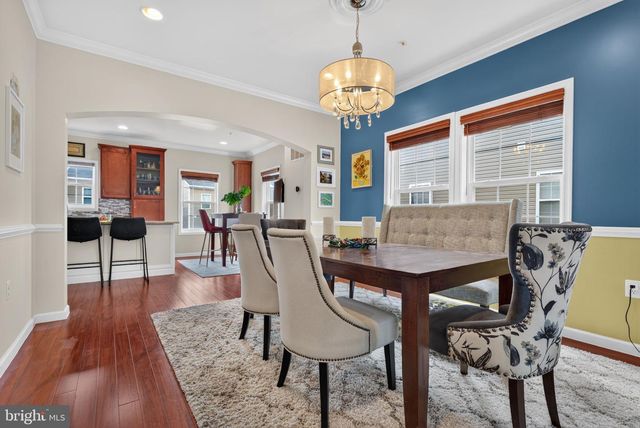 4292 SOUTH CAPITOL TER SW, Washington, DC 20032