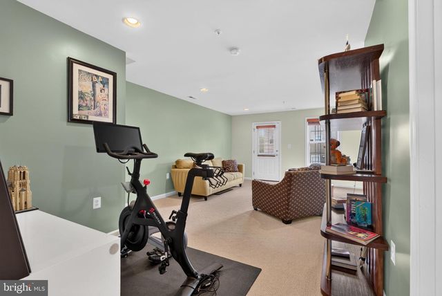 4292 SOUTH CAPITOL TER SW, Washington, DC 20032