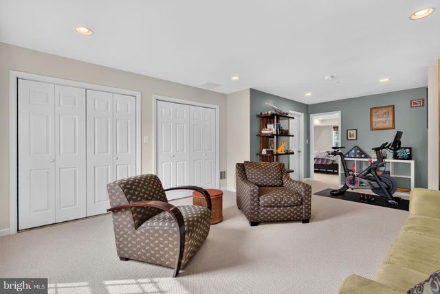 4292 SOUTH CAPITOL TER SW, Washington, DC 20032