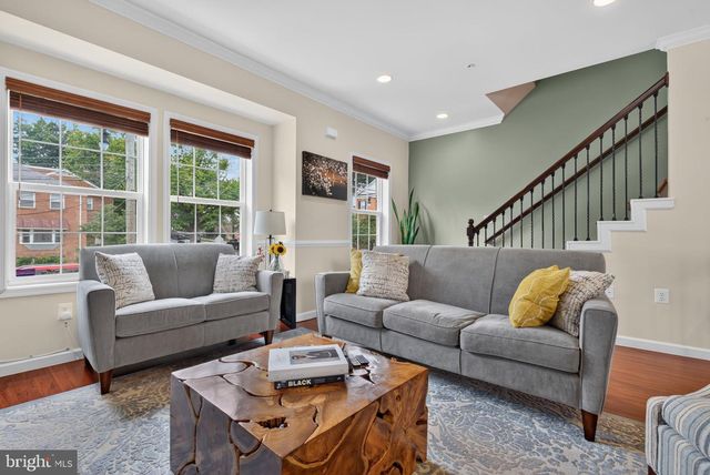4292 SOUTH CAPITOL TER SW, Washington, DC 20032