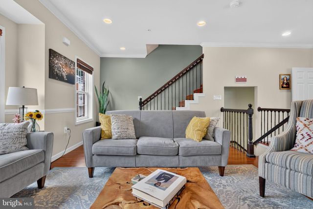 4292 SOUTH CAPITOL TER SW, Washington, DC 20032