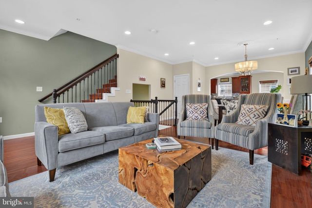 4292 SOUTH CAPITOL TER SW, Washington, DC 20032