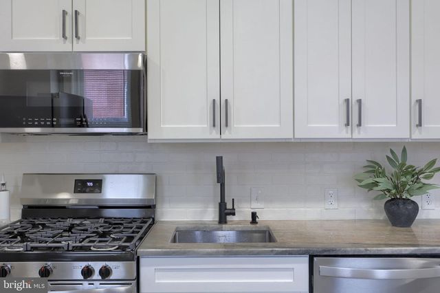 662 WALNUT ST, Columbia, PA 17512
