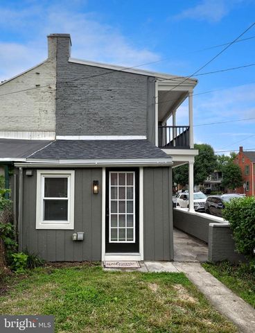 662 WALNUT ST, Columbia, PA 17512