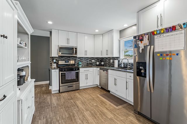 5814 Essex Road, Oak Forest, IL 60452